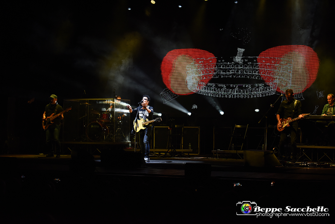 VBS_4082 - Concerto Edoardo Bennato - Peter Pan Rock 'n' Roll Tour.jpg